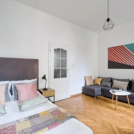 Urbannestgroup - Old Town - Stare - Celna 2 Varsovia